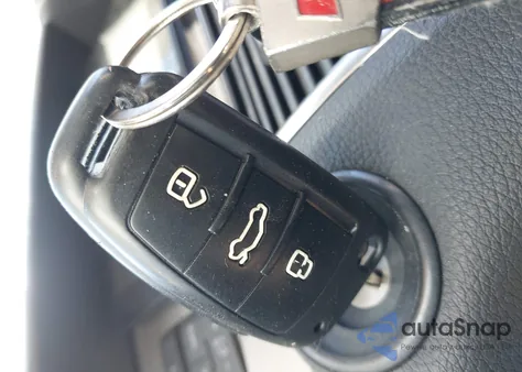 2008 Audi Q7 4.2 Premium z USA, uszkodzony, nr VIN WA1EV74L58D044594